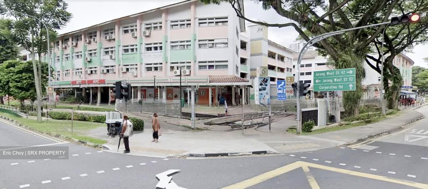 Hong Kah Point (D22), Shop House #605350321